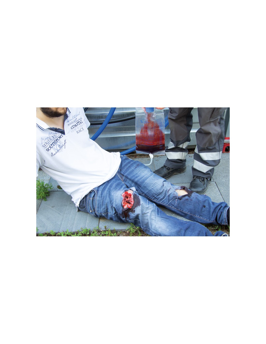 Moulage e simulazione di ferita con... Moulage e simulazione di ferita con...